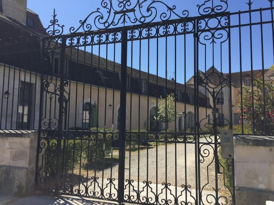 Bel Appart Au Bord De L'Eau Proche Gare Avec Wifi Auxerre Exteriör bild