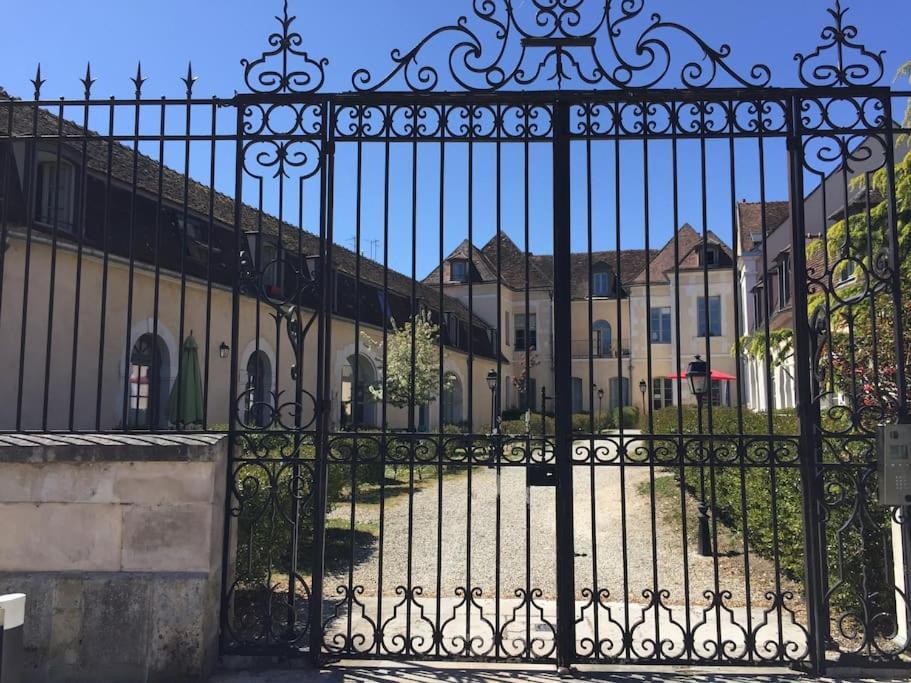Bel Appart Au Bord De L'Eau Proche Gare Avec Wifi Auxerre Exteriör bild